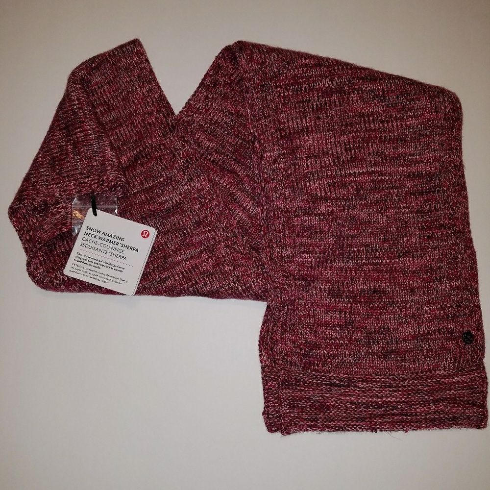 Lululemon Snow Amazing Neck Warmer Sherpa